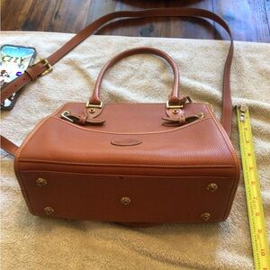 Chic Tan Leather Satchel